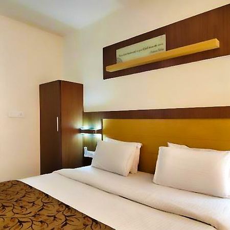 Continental Park Hotel Vijayawada Exterior photo