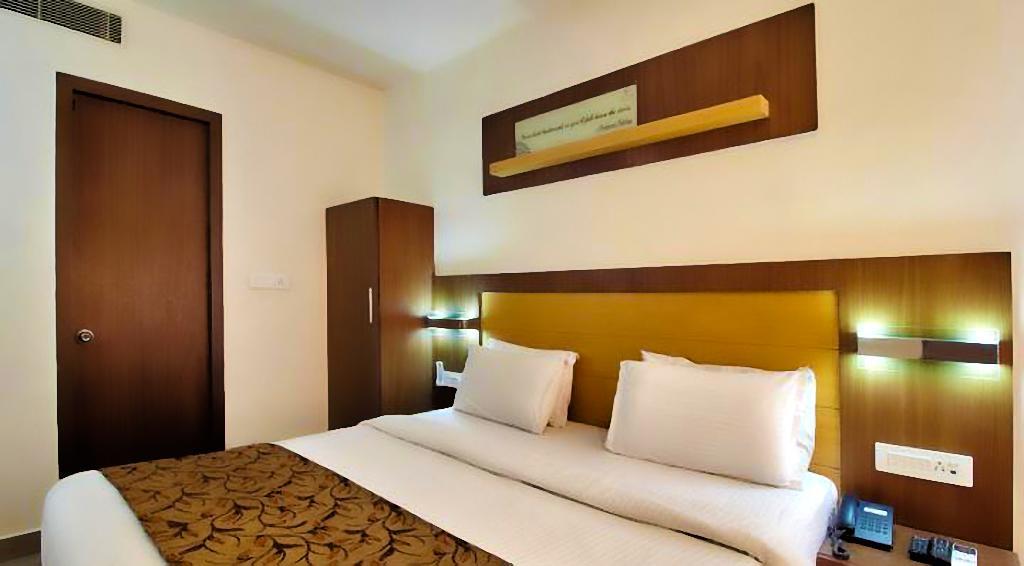 Continental Park Hotel Vijayawada Exterior photo