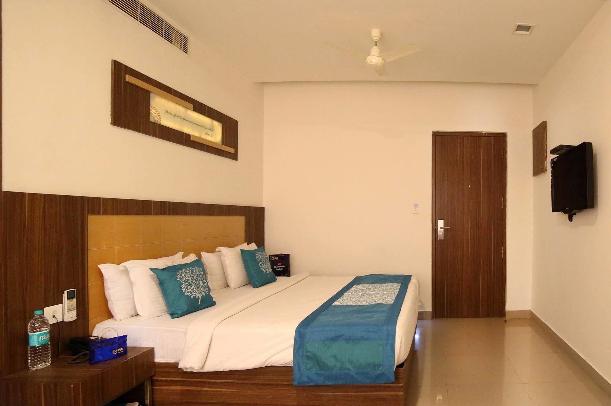 Continental Park Hotel Vijayawada Exterior photo