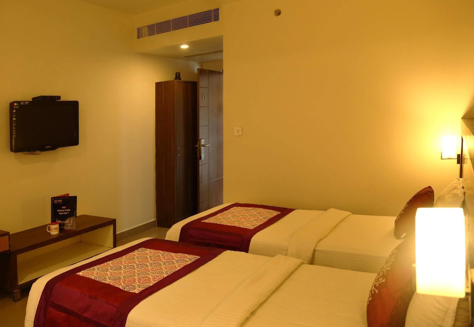 Continental Park Hotel Vijayawada Exterior photo