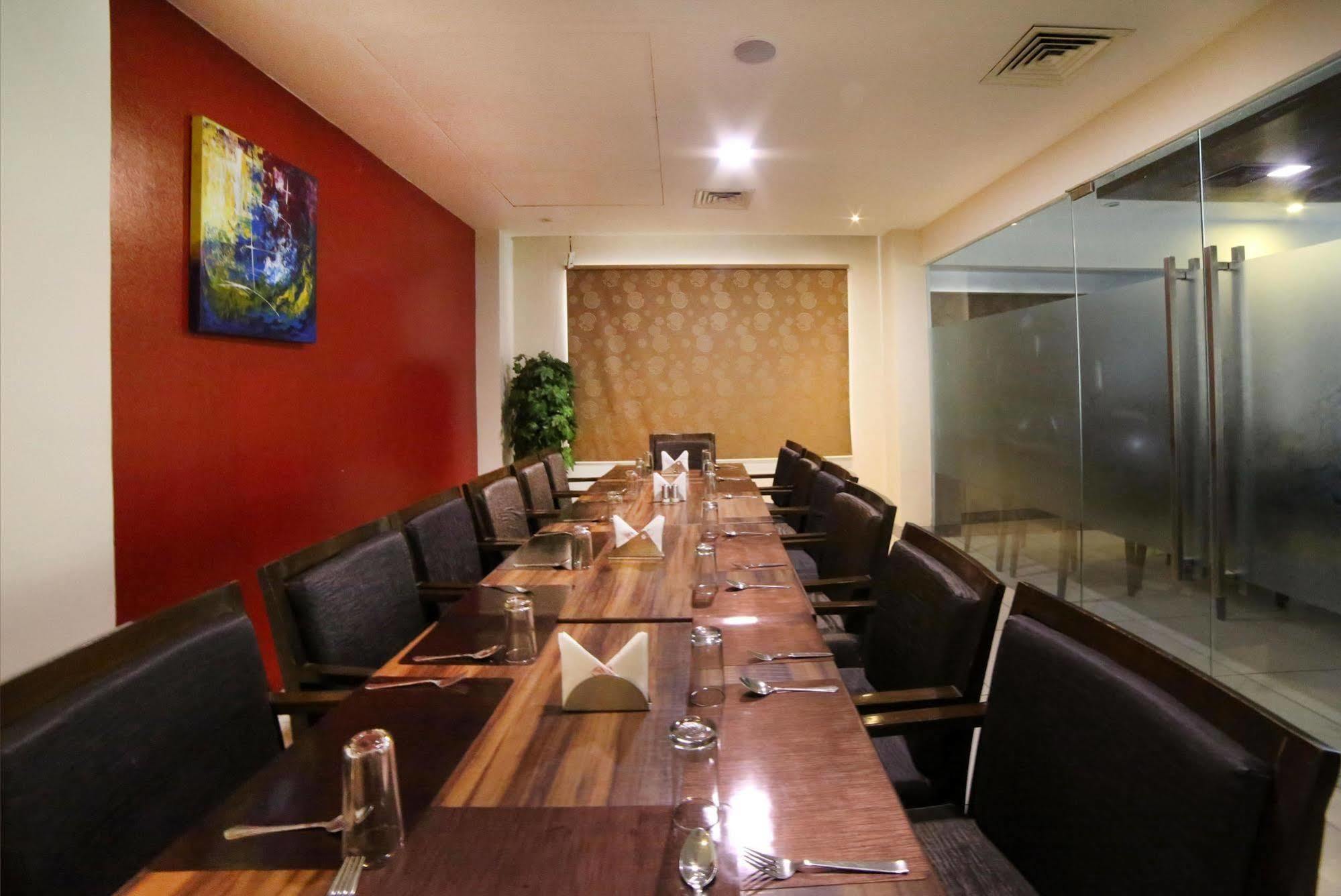 Continental Park Hotel Vijayawada Exterior photo