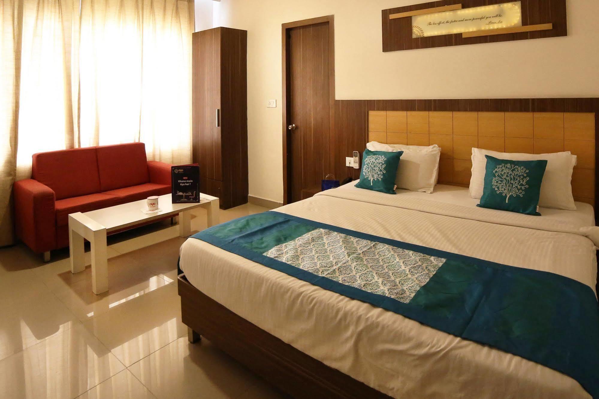 Continental Park Hotel Vijayawada Exterior photo