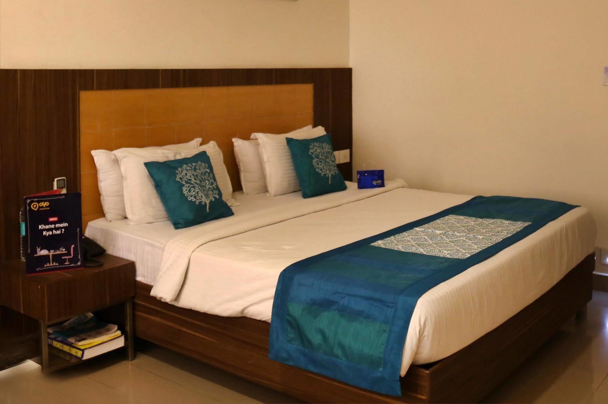 Continental Park Hotel Vijayawada Exterior photo